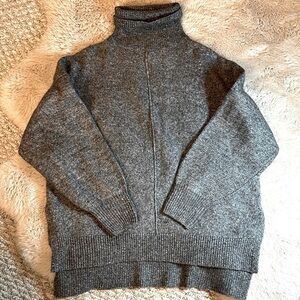Suzy Shier beautiful, oversized med warm winter sweater turtleneck grey granite